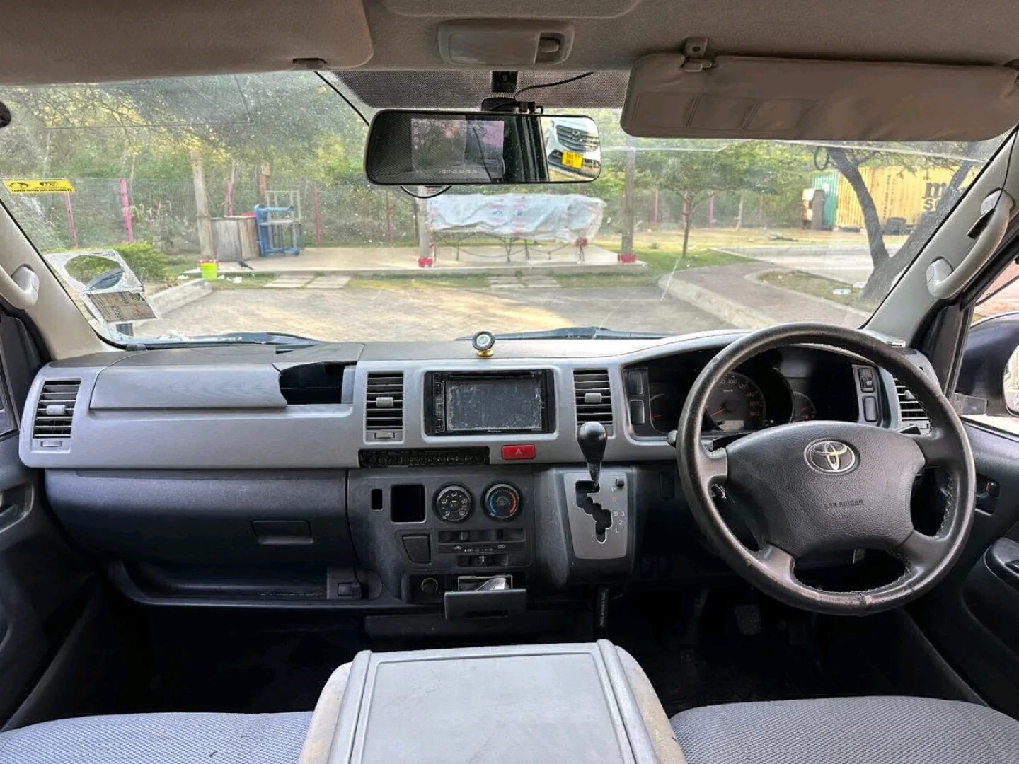 Toyota Hiace Quantum Van 2010 Model (Reg DNT) thumbnail 9