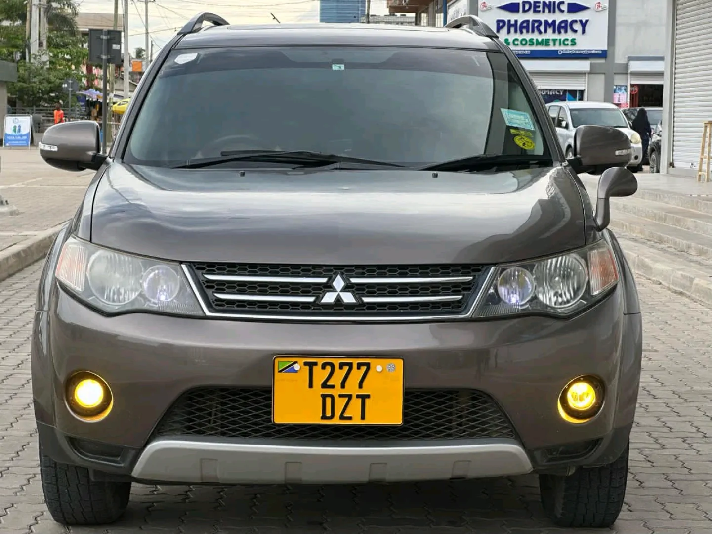 Mitsubishi Outlander Open Roof 2010