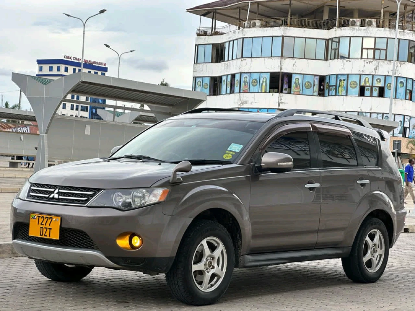 Mitsubishi Outlander Open Roof 2010 thumbnail 3