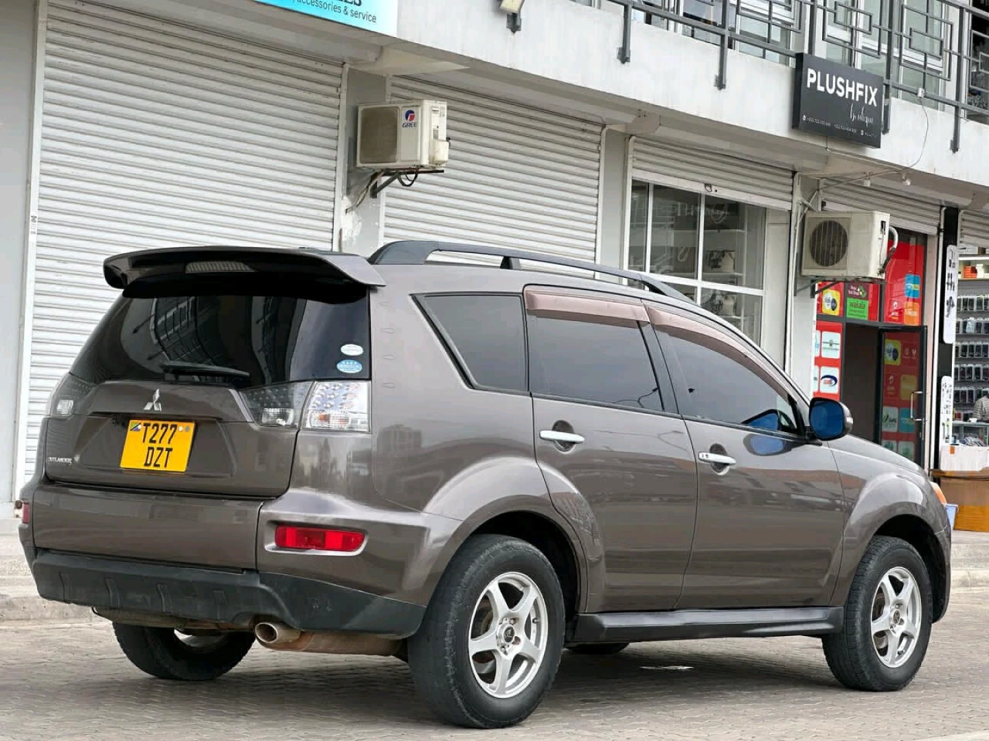 Mitsubishi Outlander Open Roof 2010 thumbnail 4