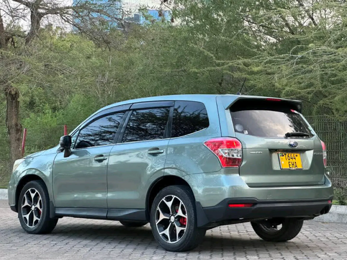 Subaru Forester 2014, Gray, 1990cc thumbnail 3