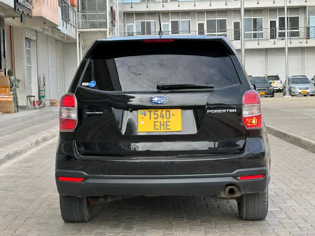 Subaru Forester SUV thumbnail 4