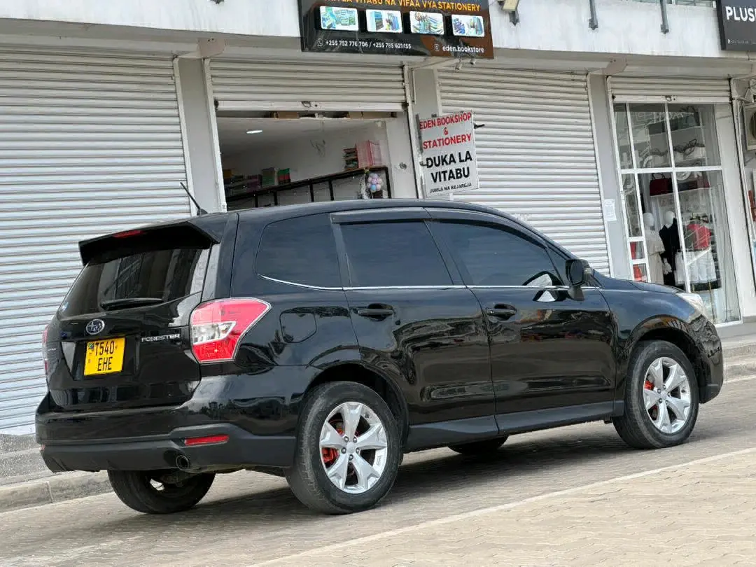 Subaru Forester SUV thumbnail 6