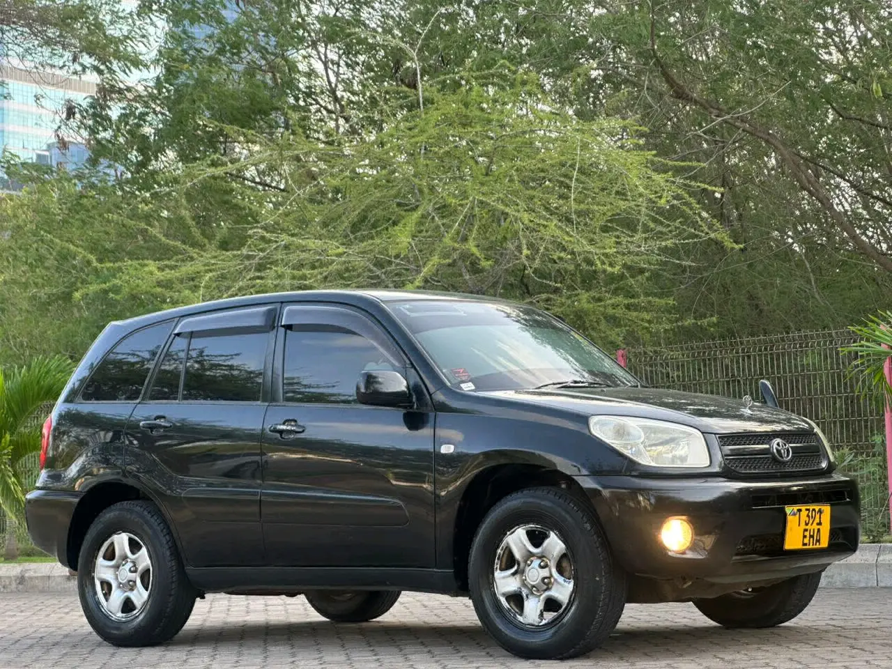 Toyota RAV4 2006, 1990cc, Clean Condition thumbnail 3