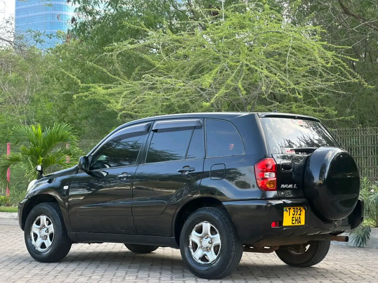 Toyota RAV4 2006, 1990cc, Clean Condition thumbnail 5
