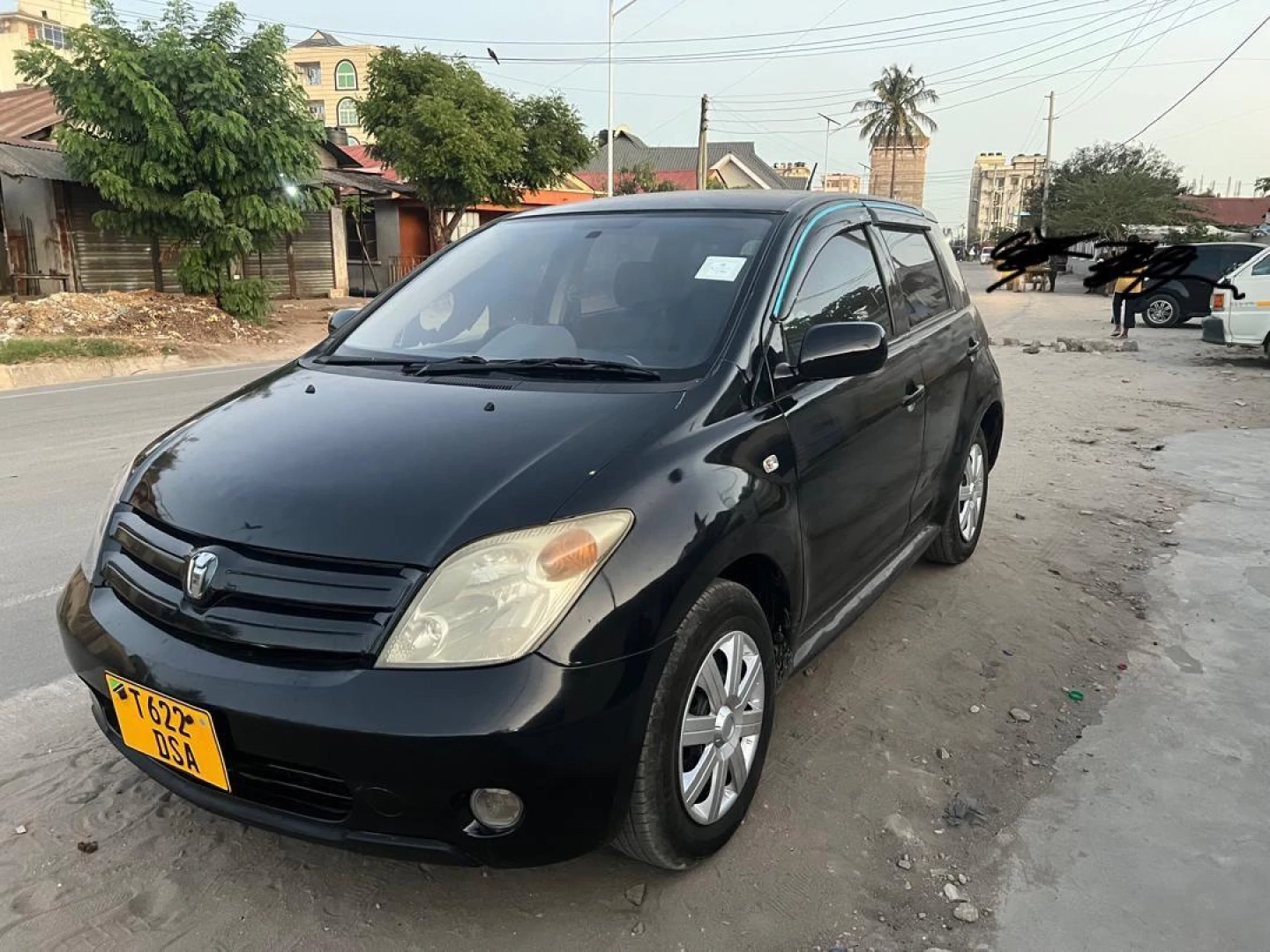 Black Toyota Ist 2005, 1290cc thumbnail 2