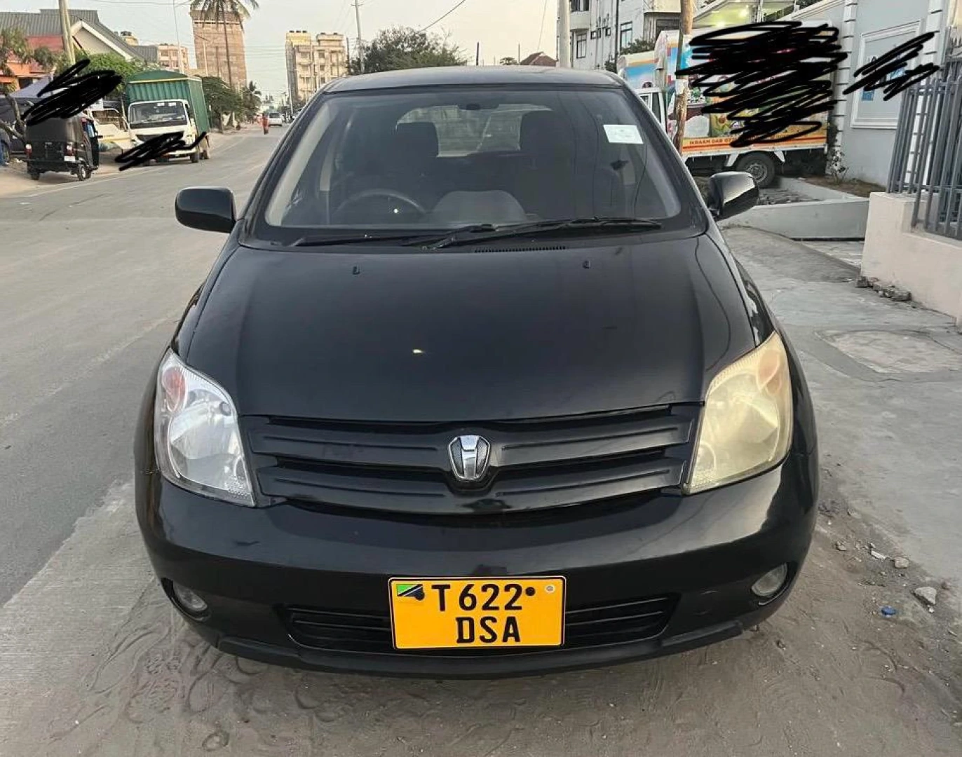 Black Toyota Ist 2005, 1290cc thumbnail 4