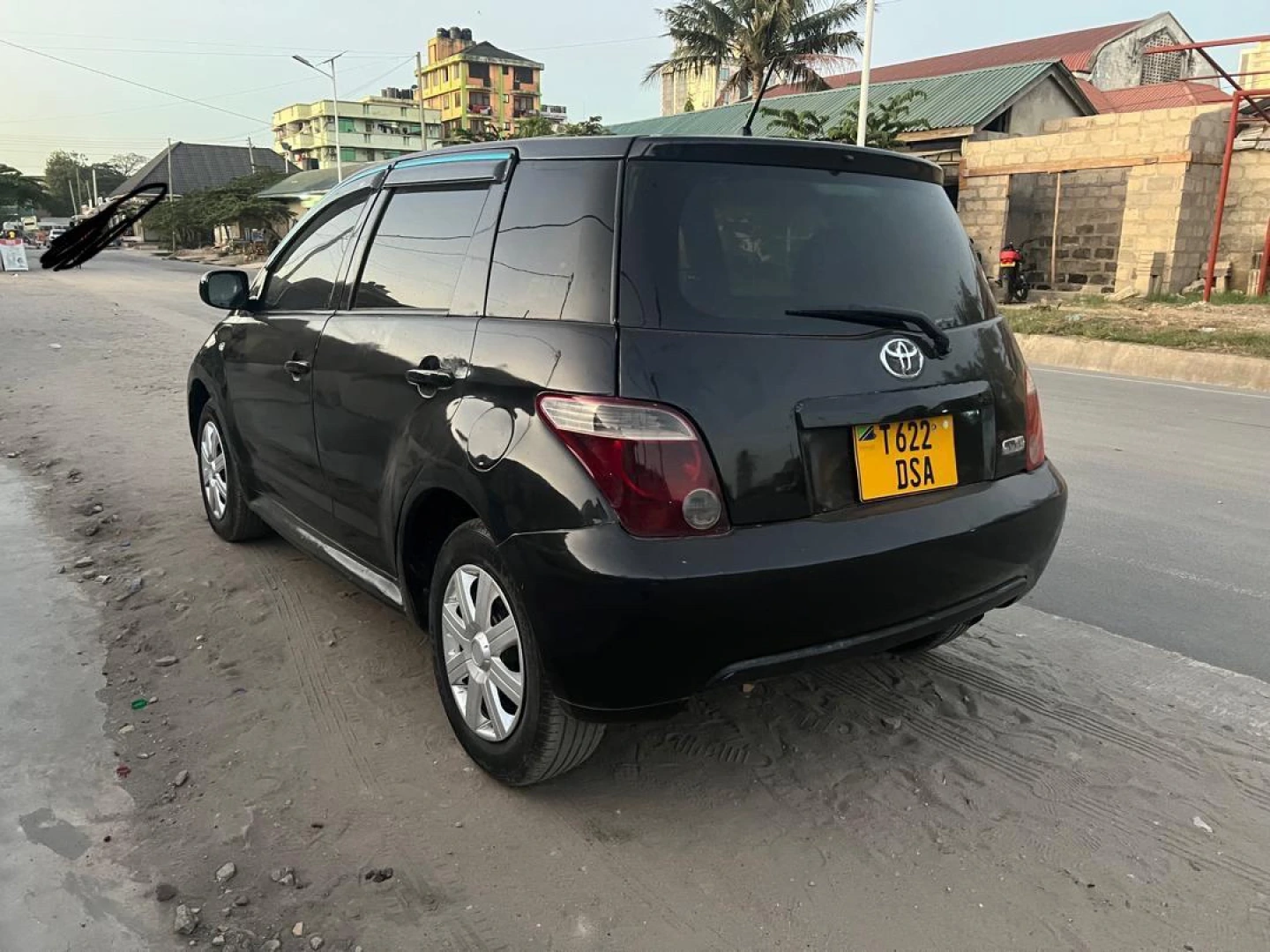 Black Toyota Ist 2005, 1290cc thumbnail 6