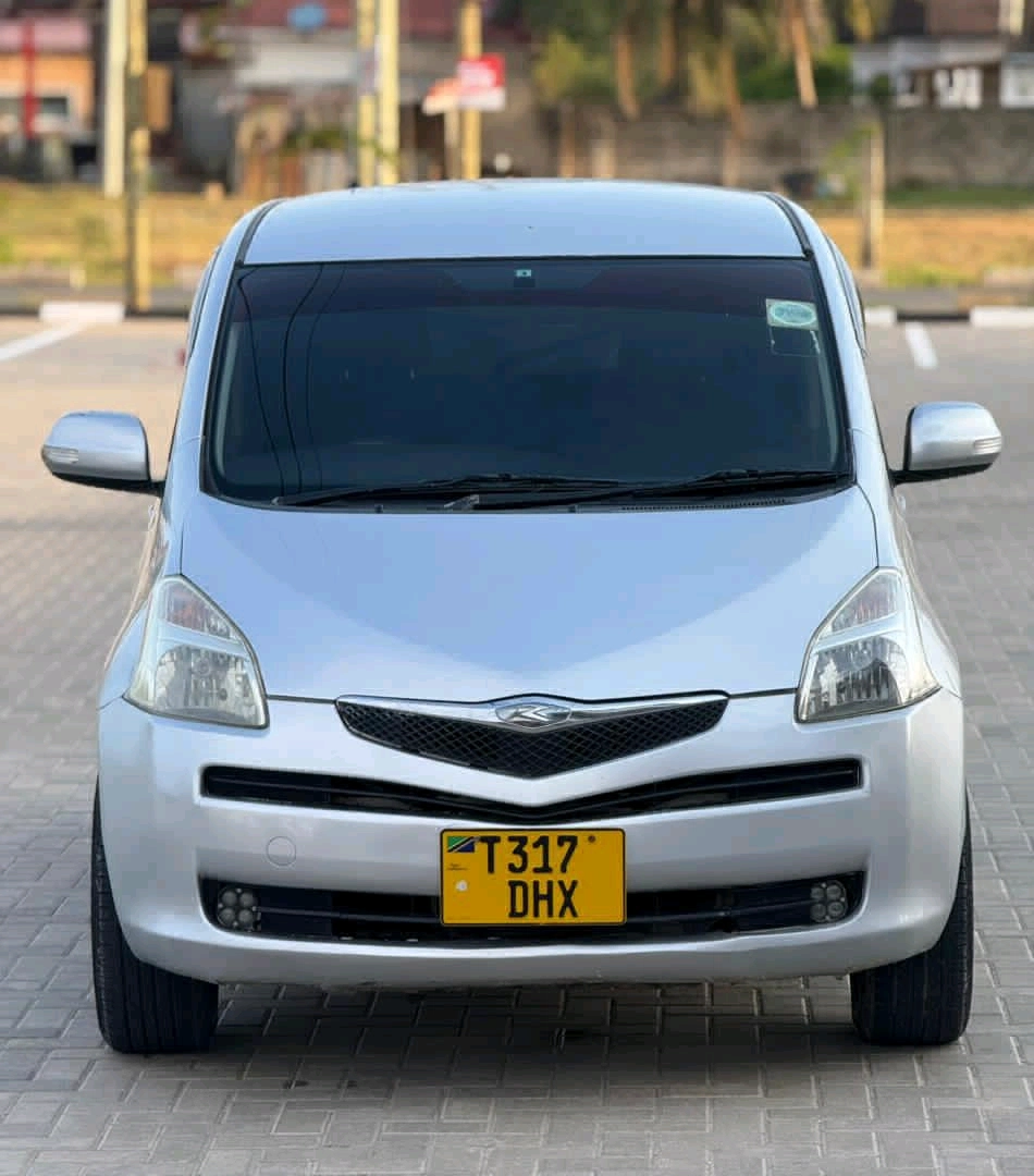 Toyota Ractis DHX Full AC 1490 CC