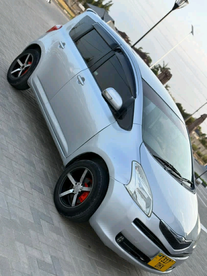 Toyota Ractis DHX Full AC 1490 CC thumbnail 4