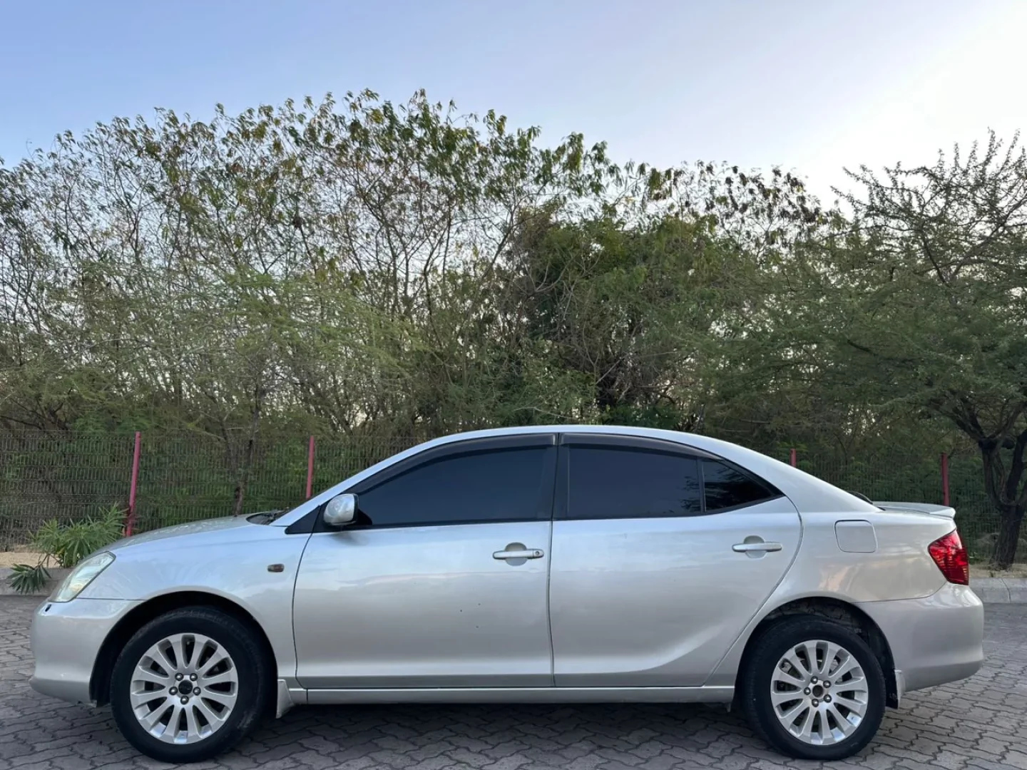 Toyota Allion DSE Sedan (2005) for Sale thumbnail 4
