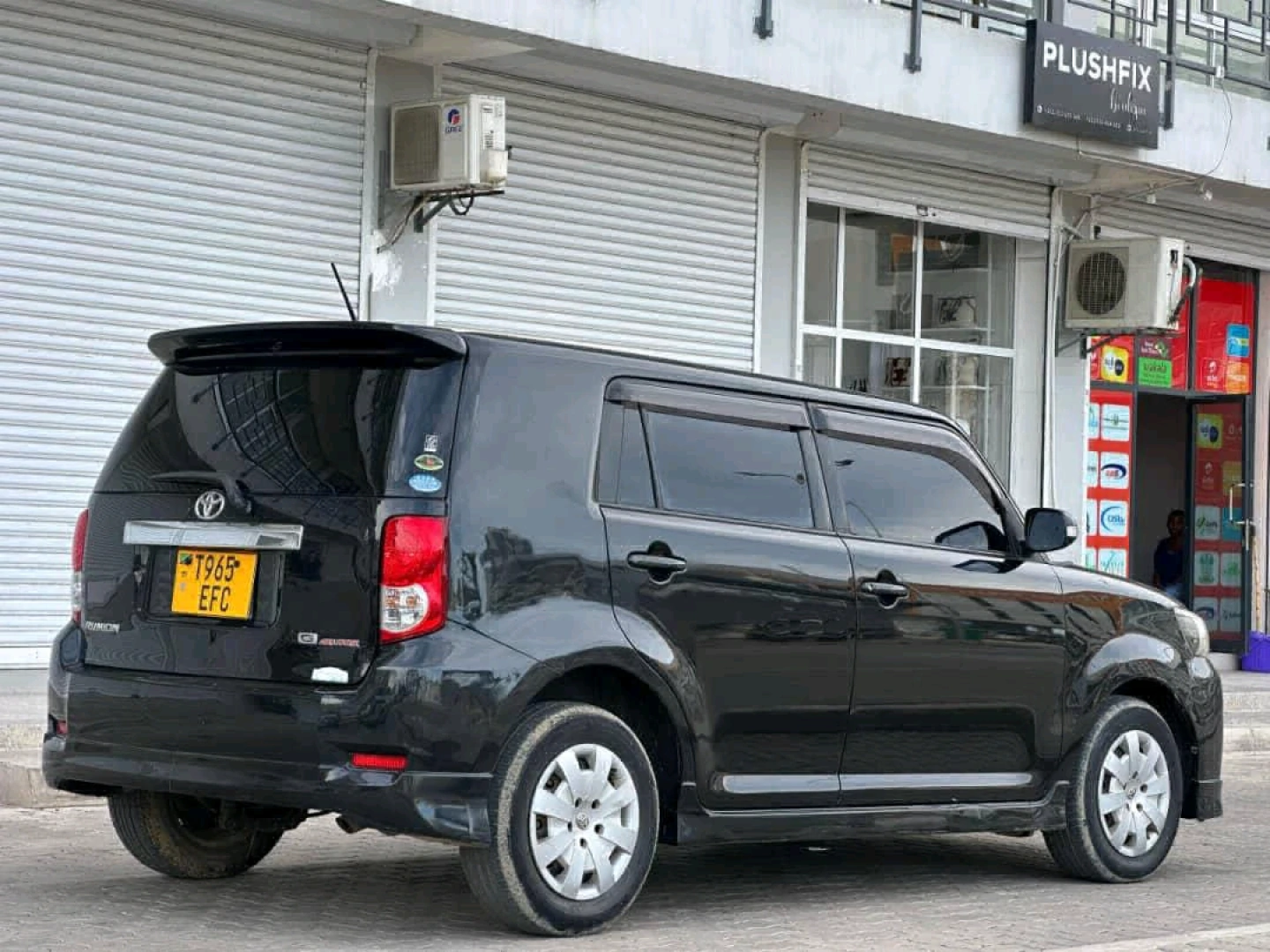 Toyota Rumion 2008 Black thumbnail 3