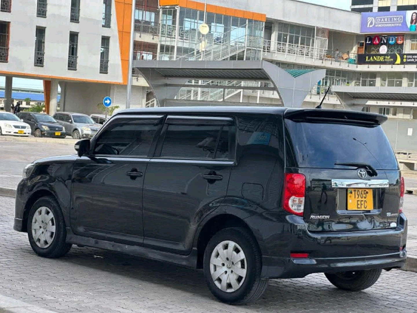 Toyota Rumion 2008 Black thumbnail 4