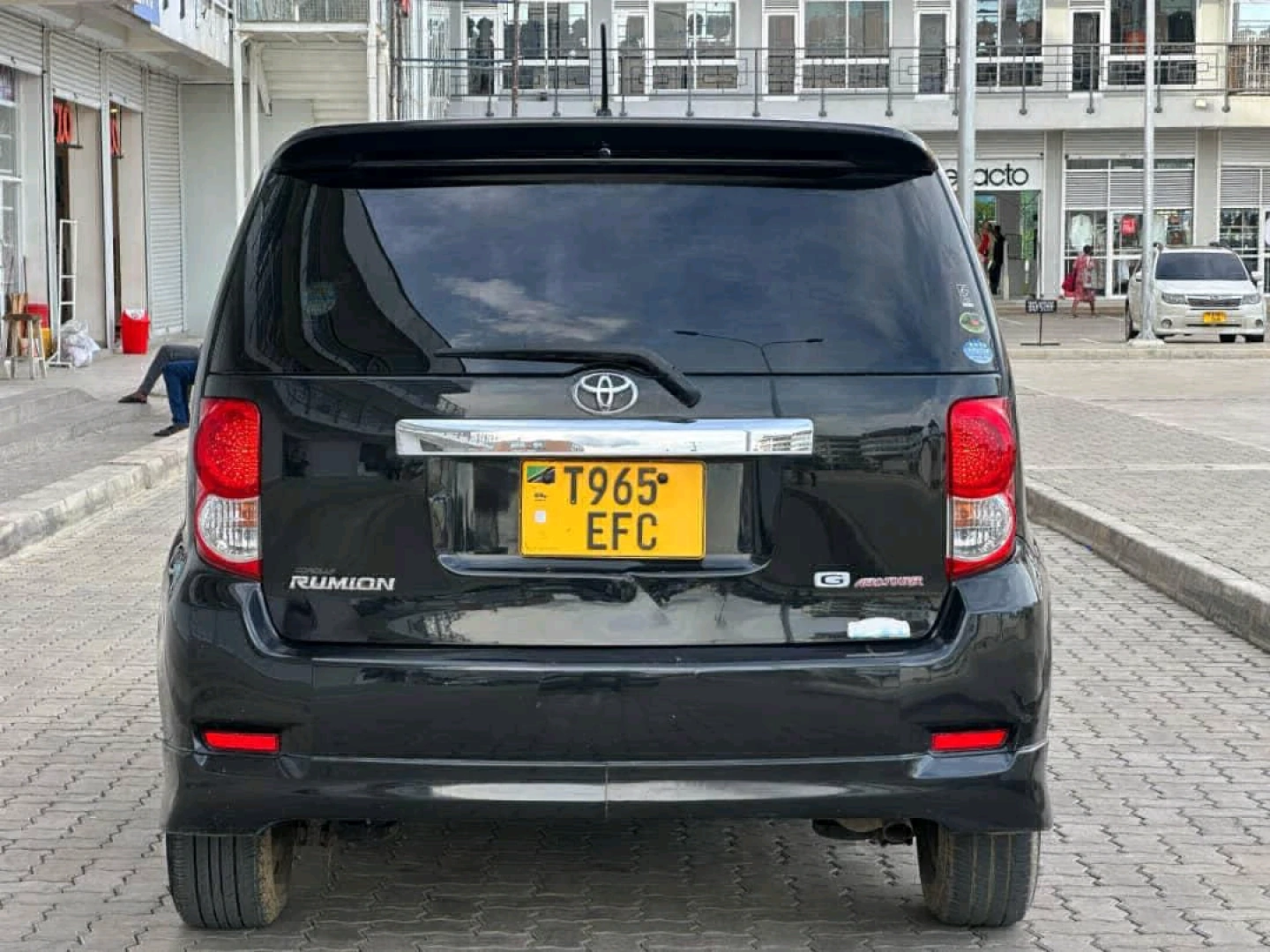 Toyota Rumion 2008 Black thumbnail 5