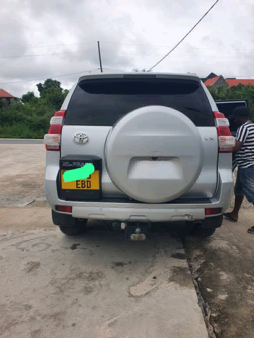 Toyota Land Cruiser Prado VX 2016 thumbnail 2