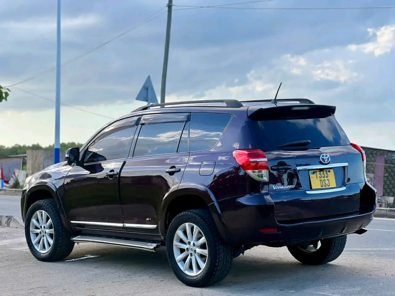 Toyota Vanguard 2011 (DSJ) thumbnail 3
