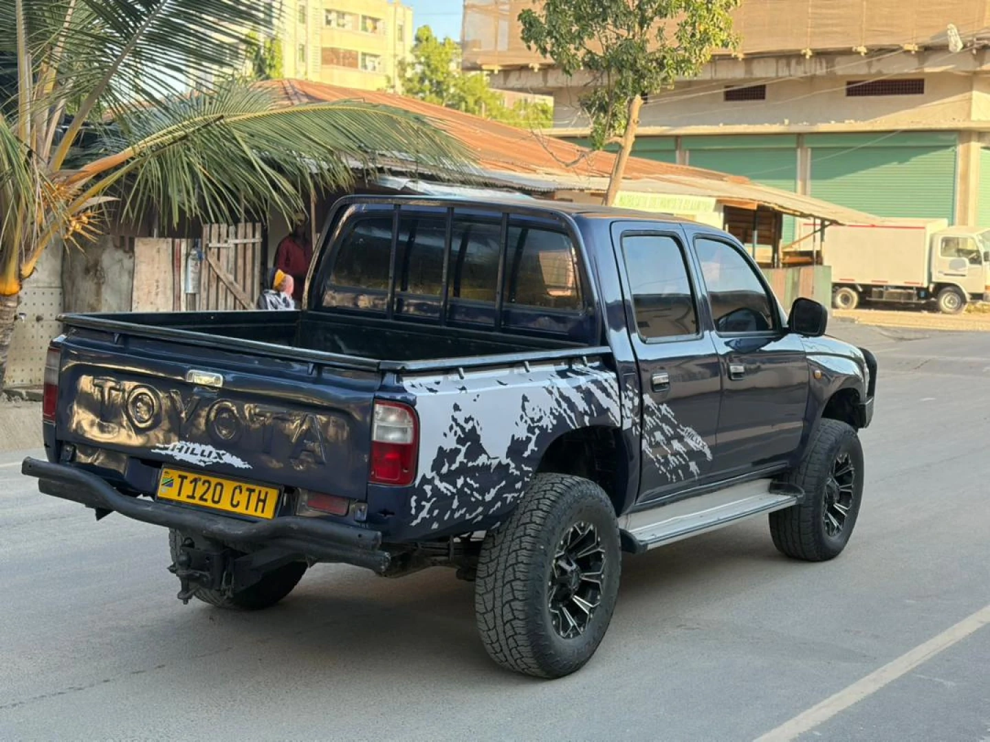 Toyota Hilux Double Cabin 2.8L Manual