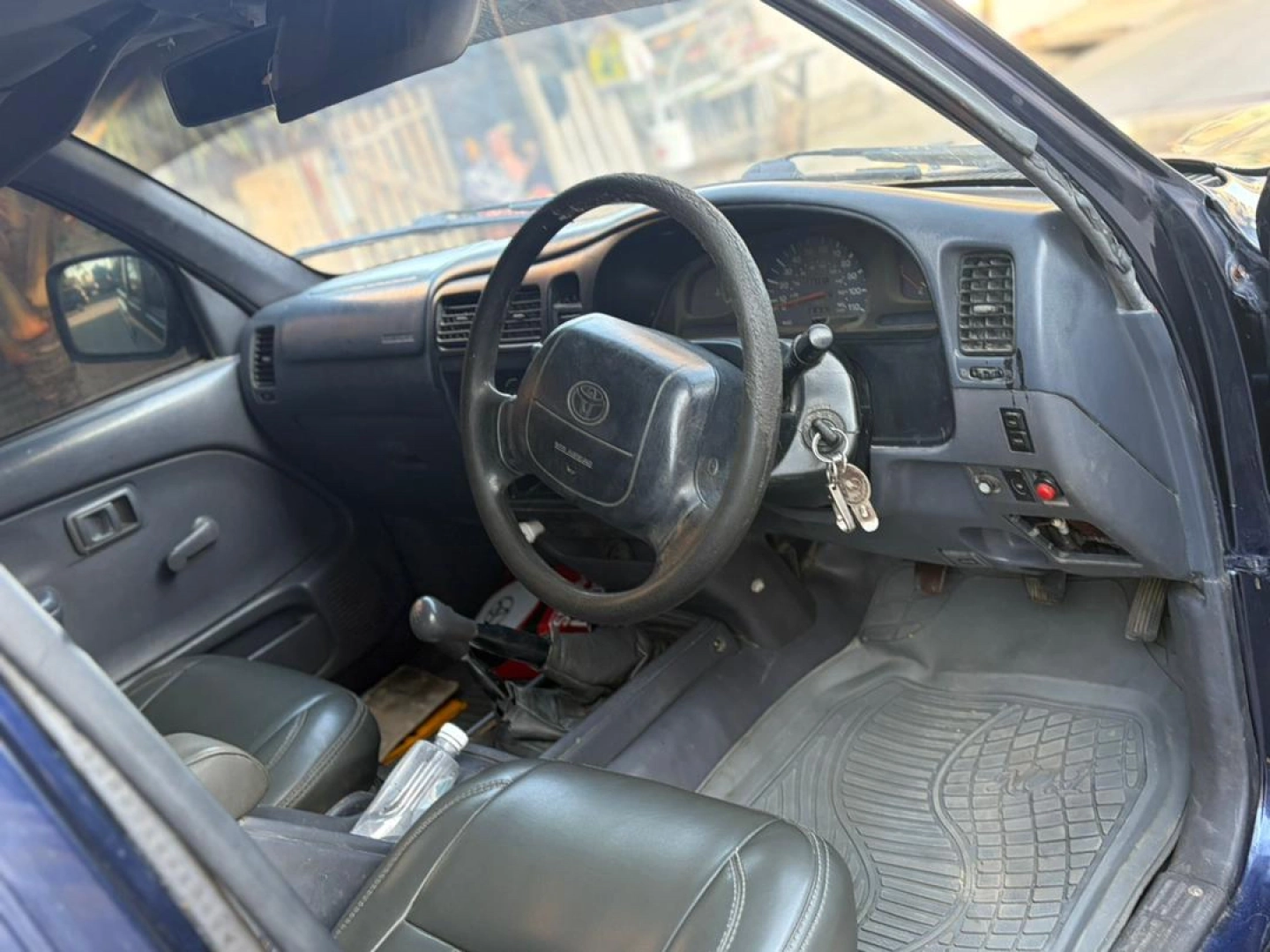 Toyota Hilux Double Cabin 2.8L Manual thumbnail 4