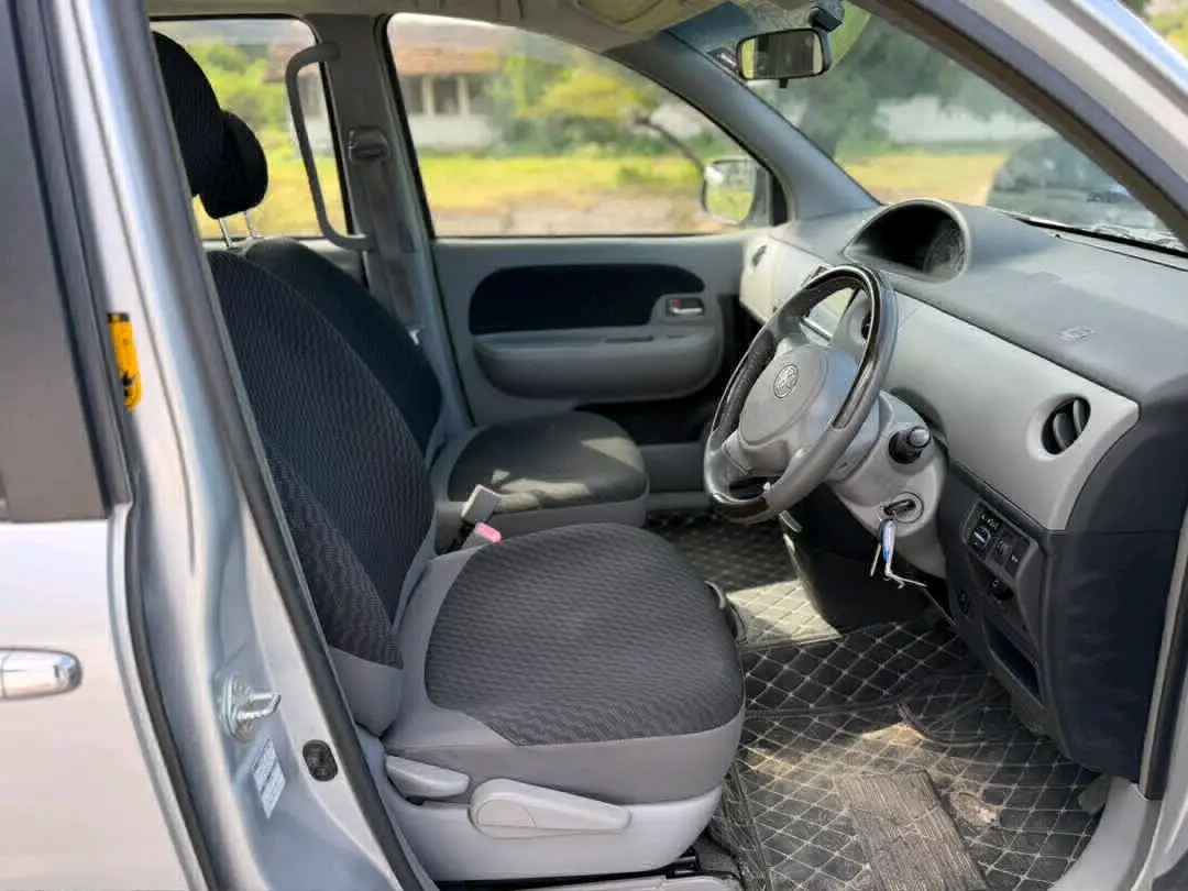 Toyota Sienta 2008 thumbnail 5