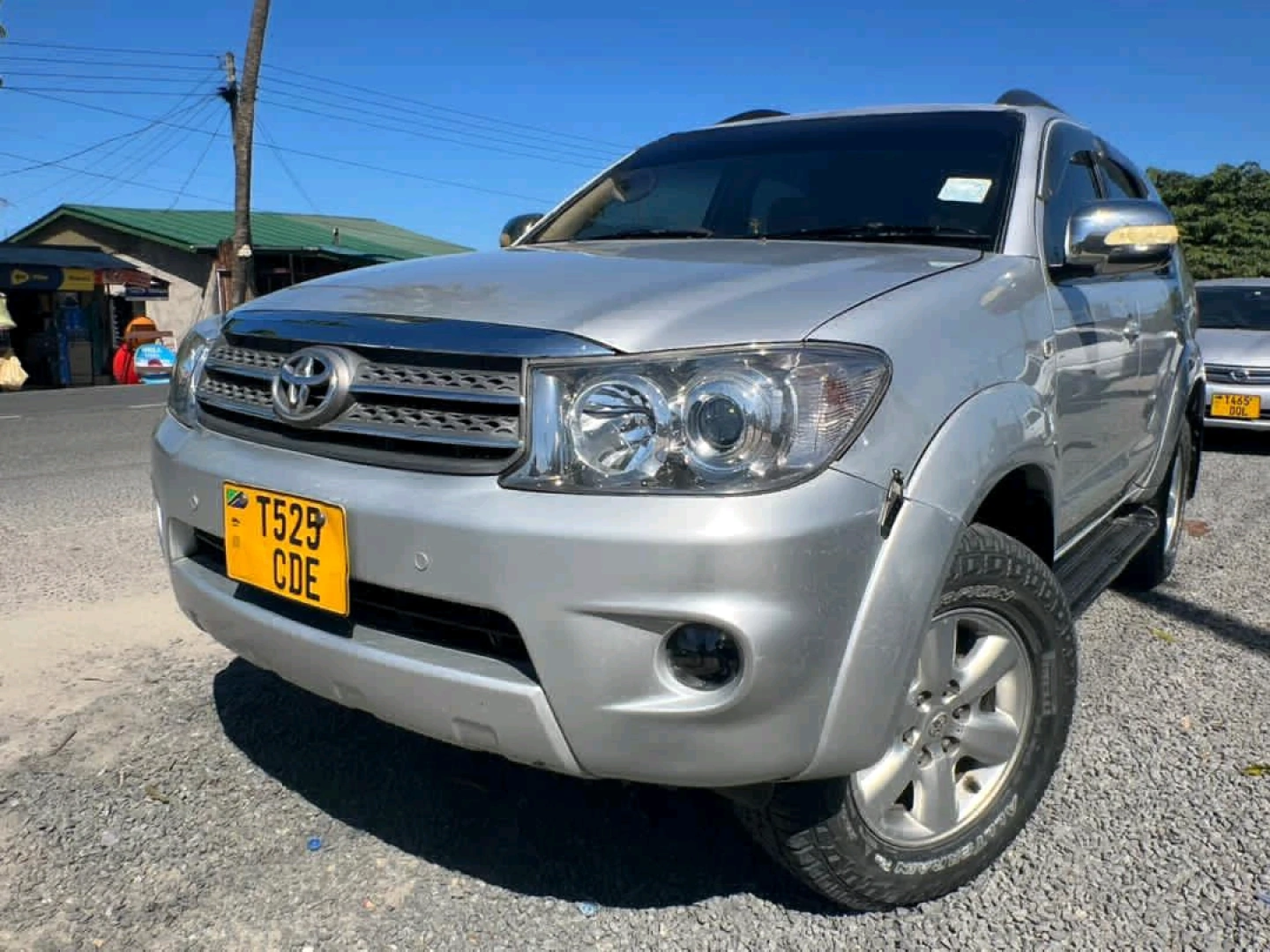 Toyota Fortuner SUV 2010 Model thumbnail 3