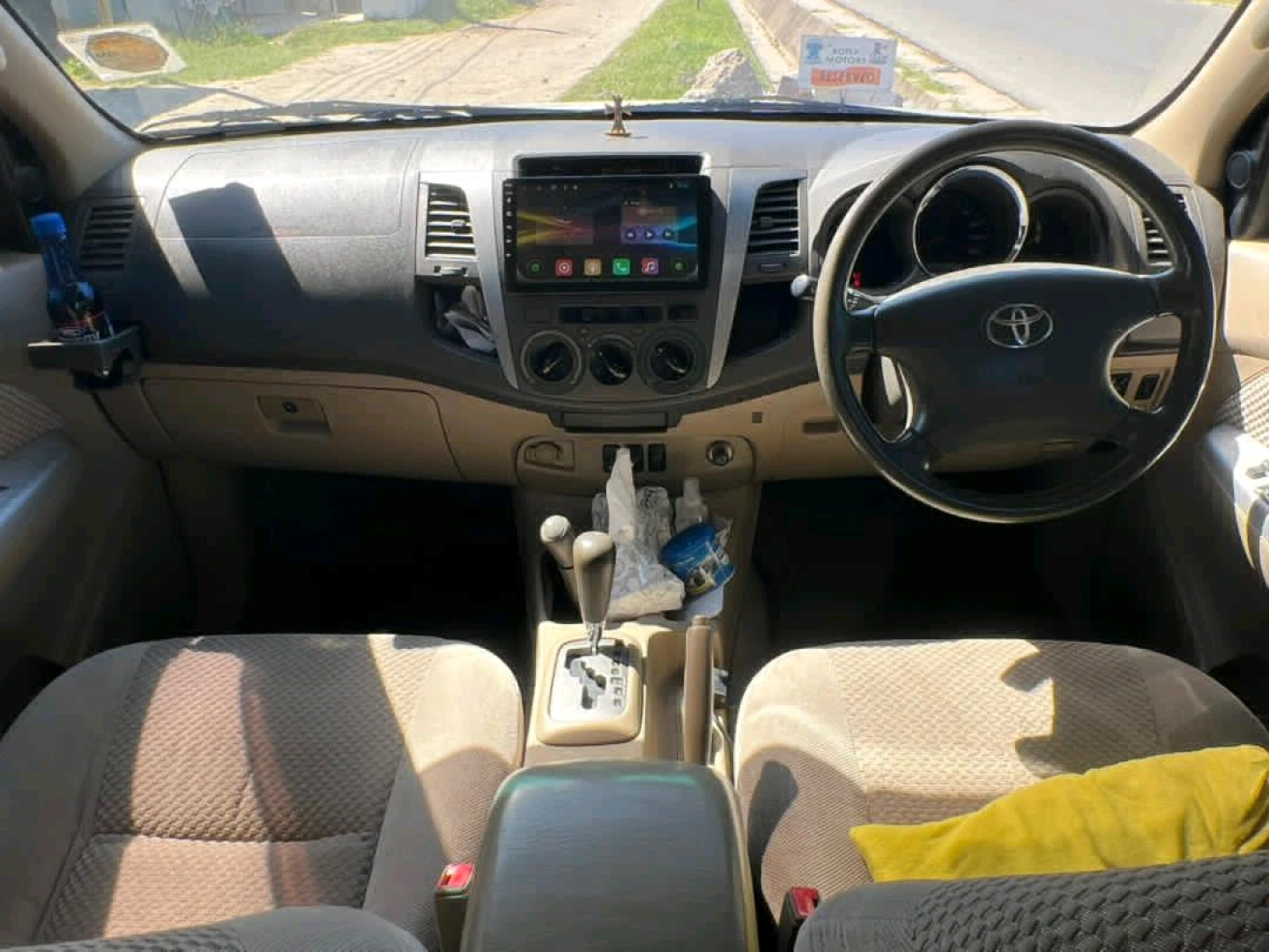 Toyota Fortuner SUV 2010 Model thumbnail 9