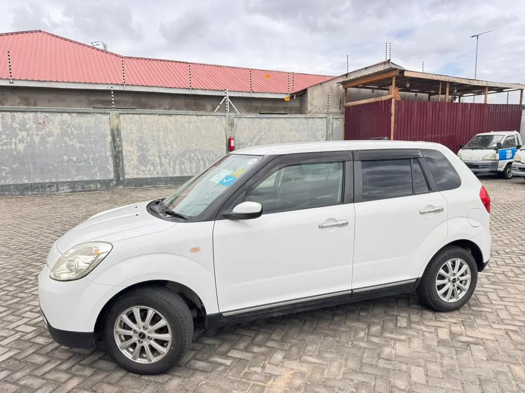 Mazda Verisa 2013