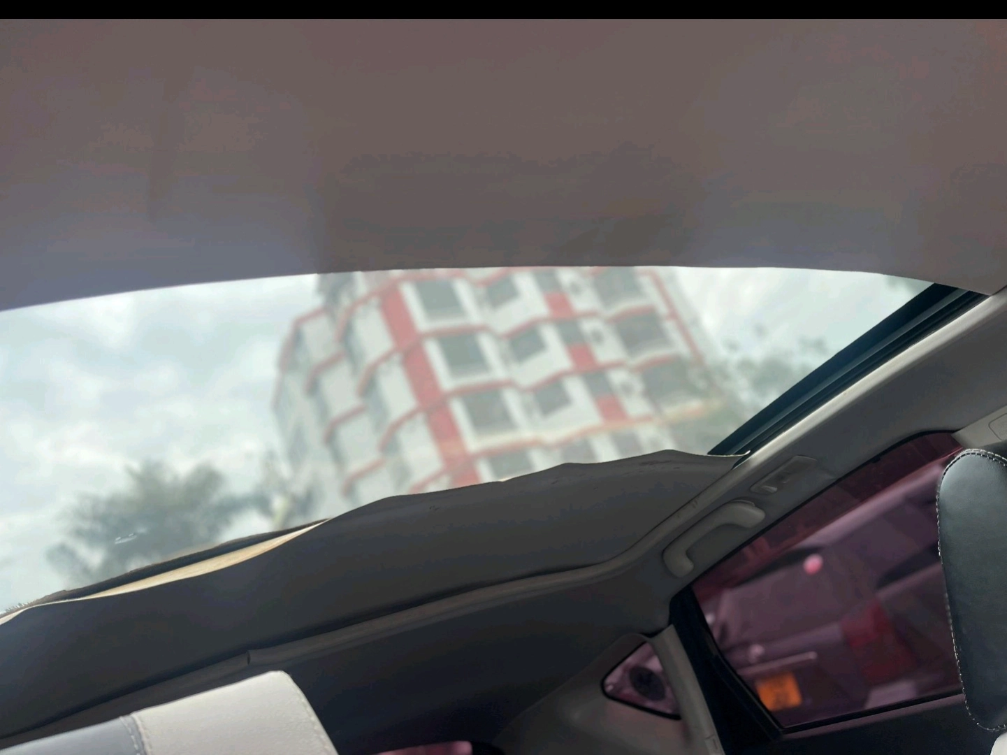 Nissan Dualis (Qashqai) 2009 Model with Sunroof thumbnail 7