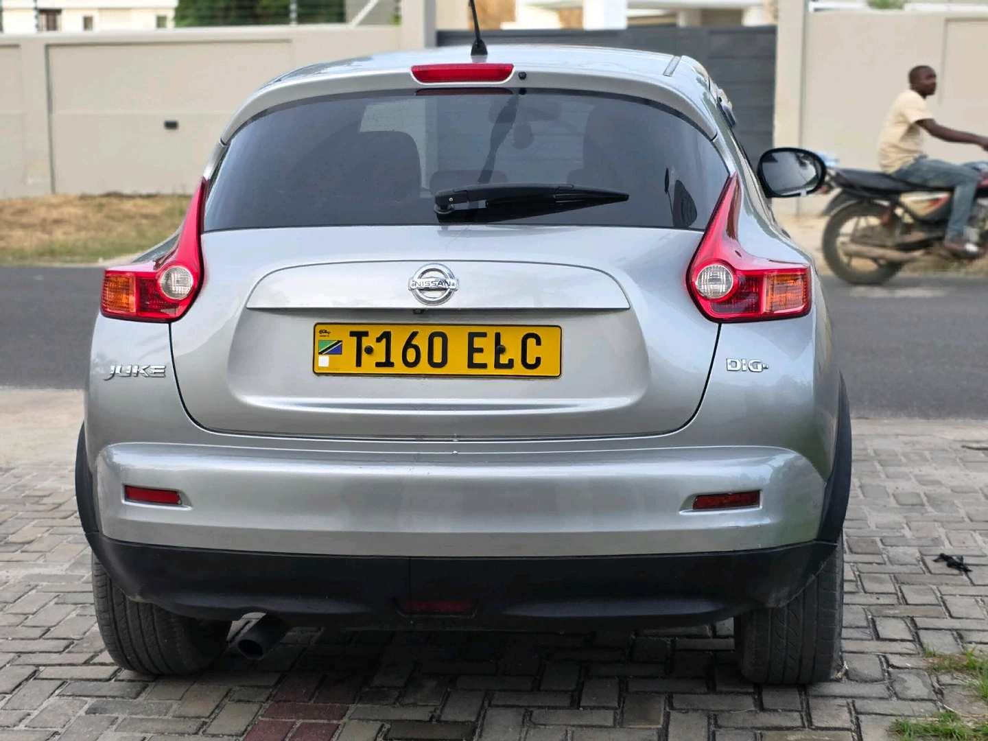 Nissan Juke 2014 Silver Low Mileage thumbnail 6