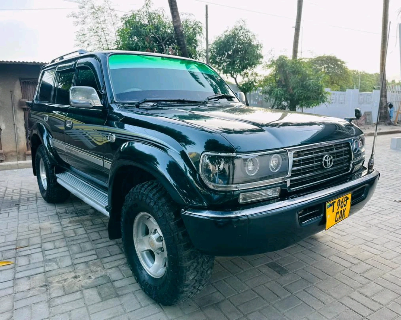 Toyota Land Cruiser CAK (Dark Green) For Sale thumbnail 3