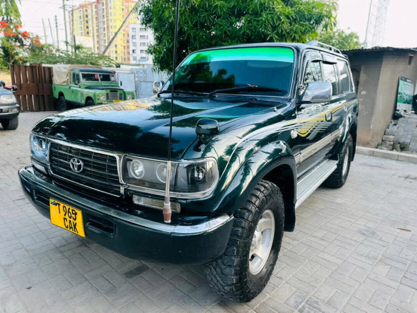Toyota Land Cruiser CAK (Dark Green) For Sale thumbnail 4
