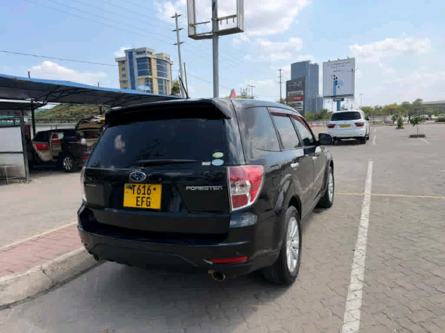 Subaru Forester 2011 Black (20M) thumbnail 5