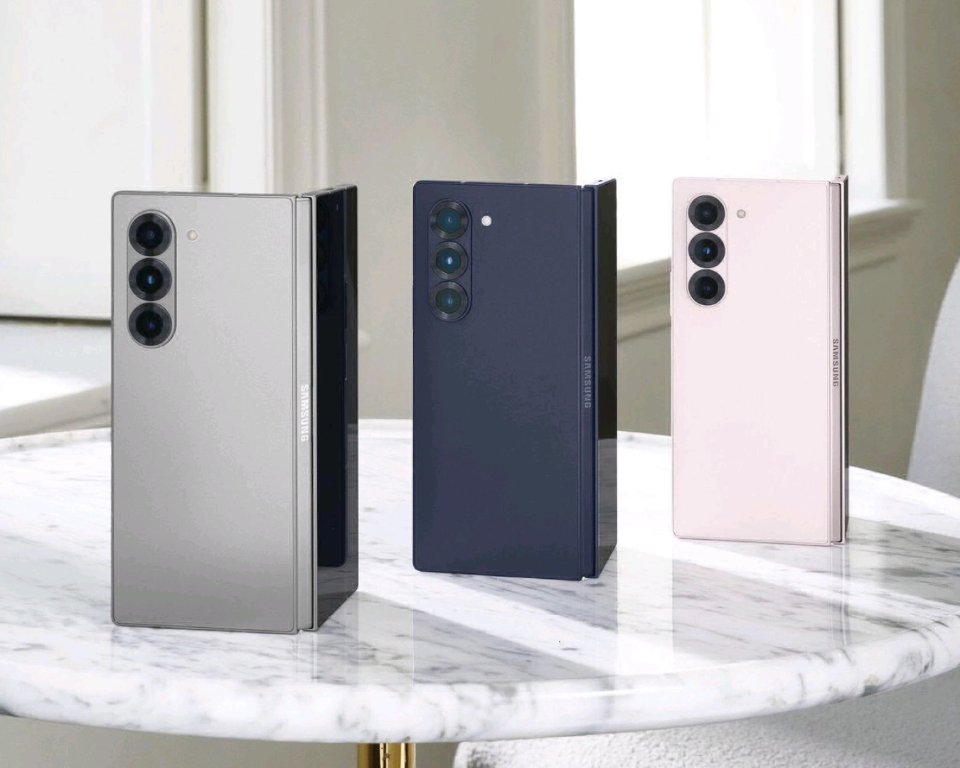 Samsung Galaxy Z Fold 7 (12GB RAM, 256GB Storage) Full Box thumbnail 2