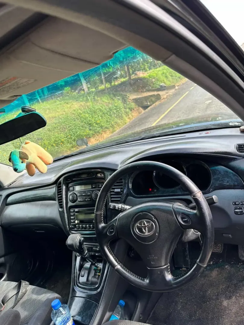Toyota Kluger 2001 4WD thumbnail 3
