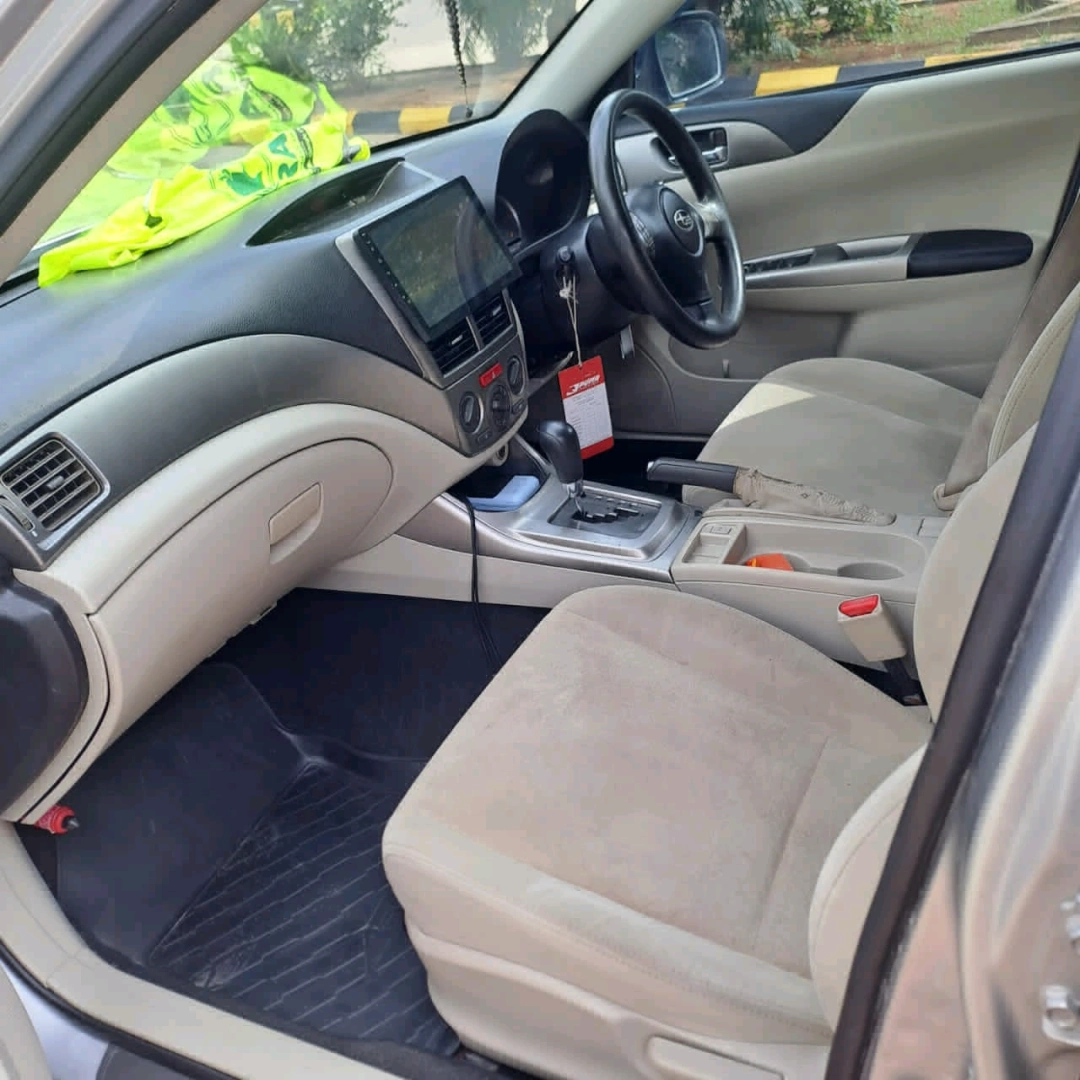 Silver Subaru Impreza Sedan thumbnail 7