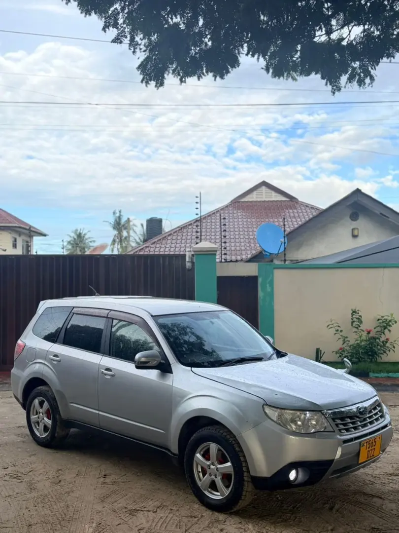 Subaru Forester 2011 thumbnail 2