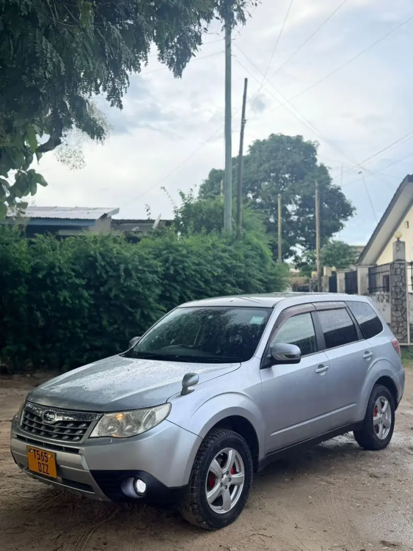 Subaru Forester 2011 thumbnail 3