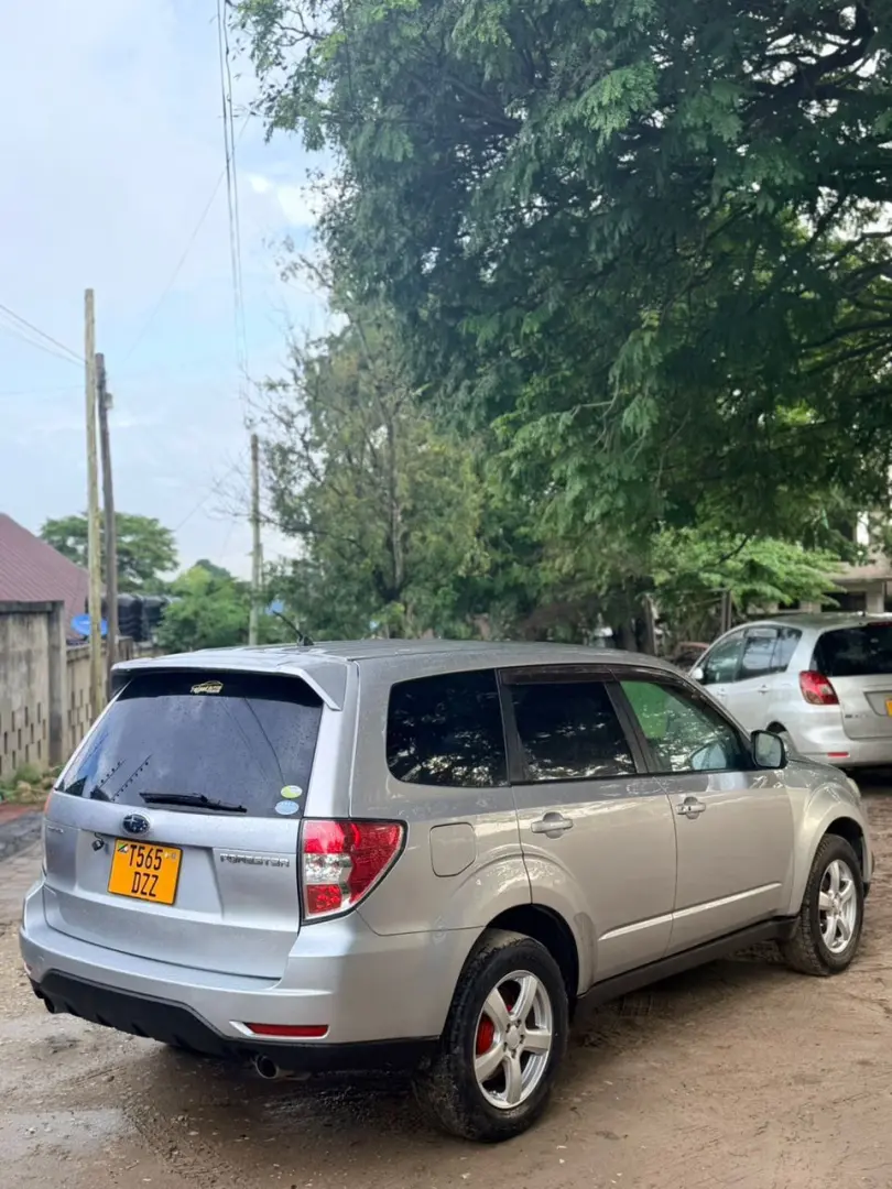 Subaru Forester 2011 thumbnail 5