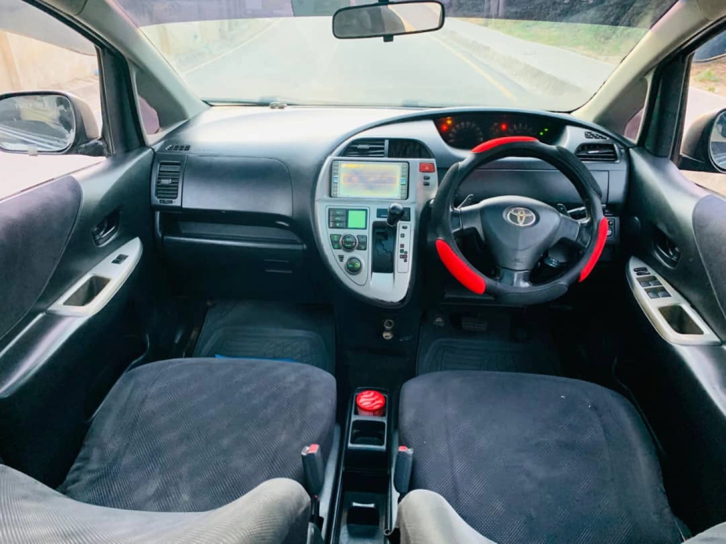 Toyota Ractis 2006 Automatic (Reg No. DFH) thumbnail 5