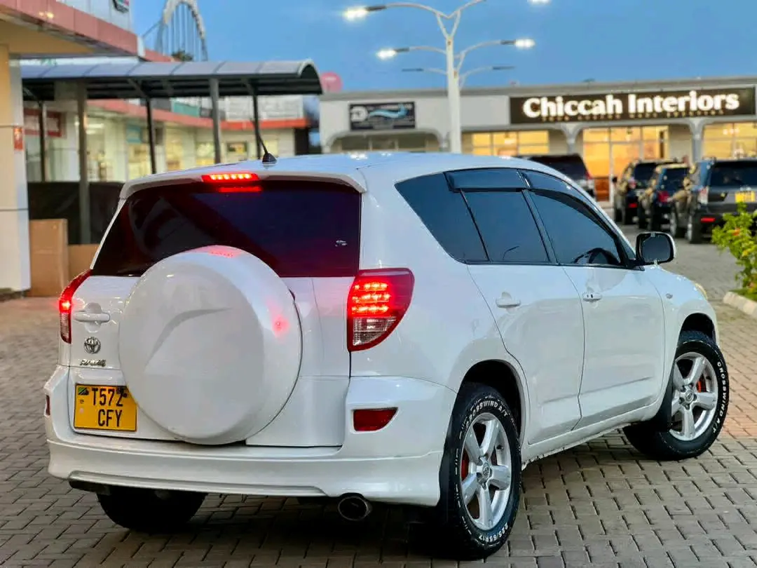 Toyota RAV4 2006 Model thumbnail 2