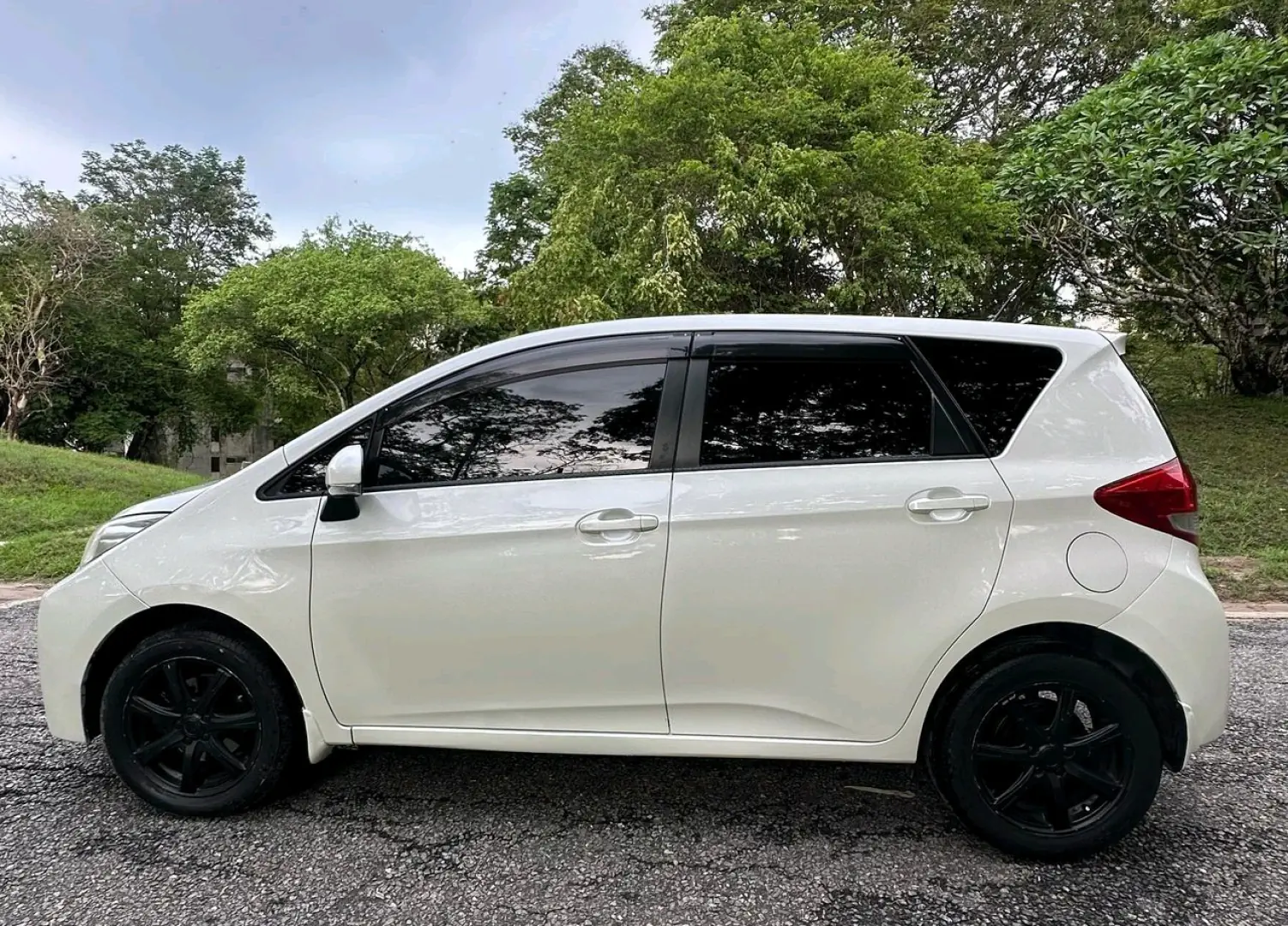 Subaru Trezia 2012 (1490 CC) - Sinza thumbnail 2