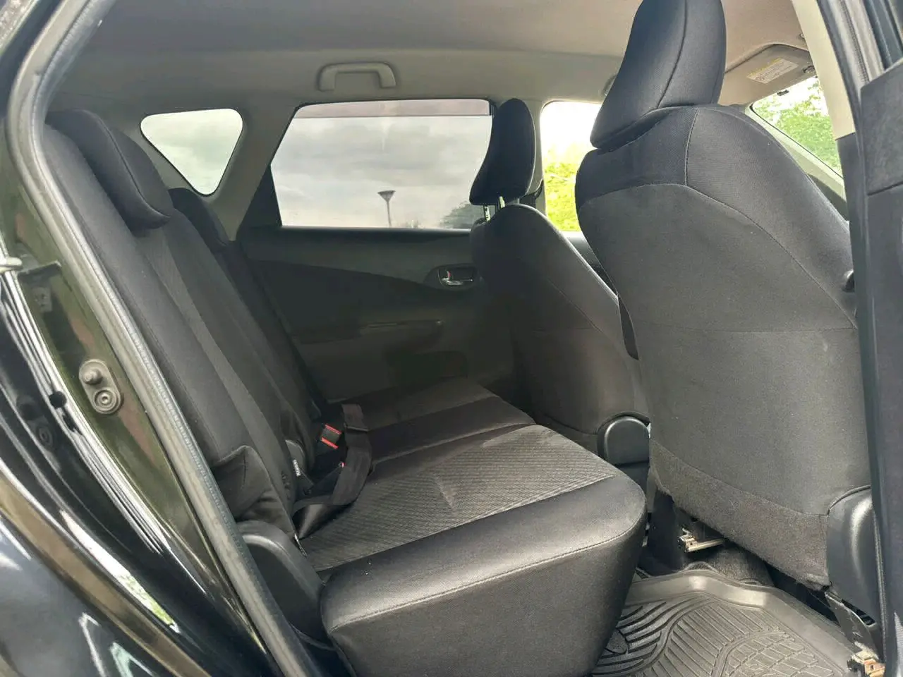 Subaru Trezia 2011, Black thumbnail 6