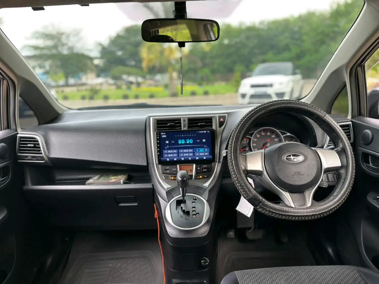 Subaru Trezia 2011, Black thumbnail 7