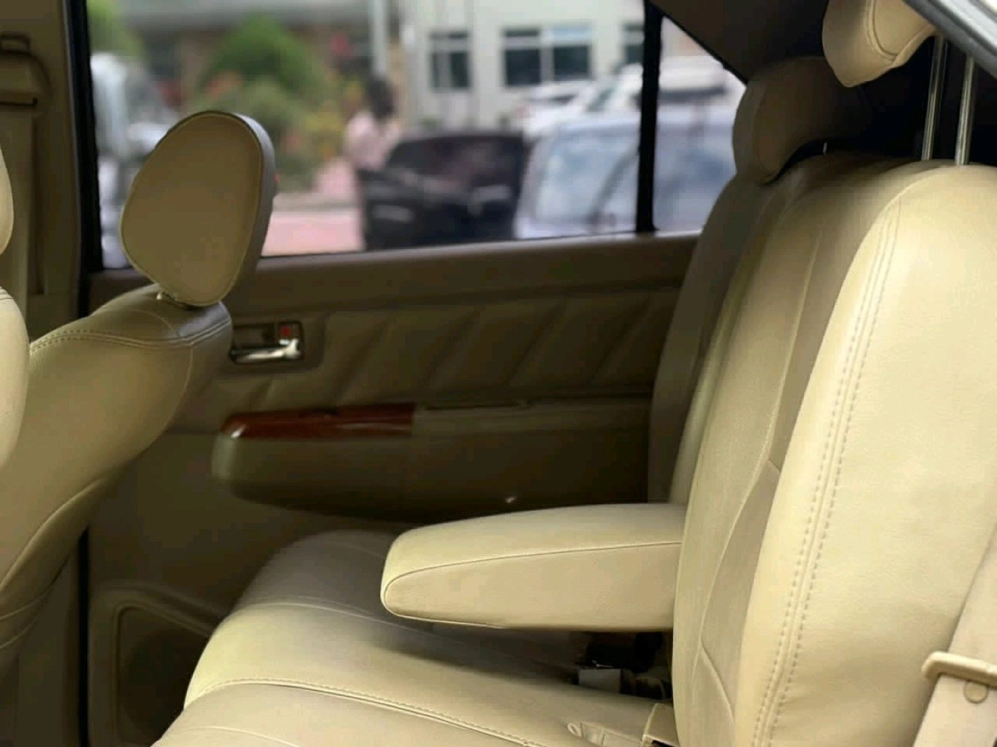 Toyota Fortuner DVA 2006, 2600cc, Automatic SUV thumbnail 8