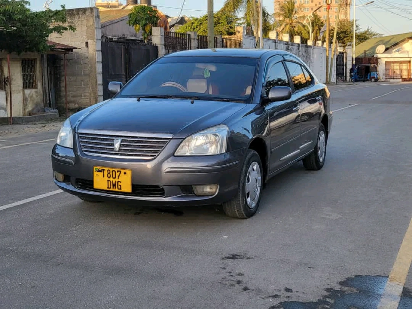 Toyota Premio F 2002 (Gray) 1490 CC thumbnail 3