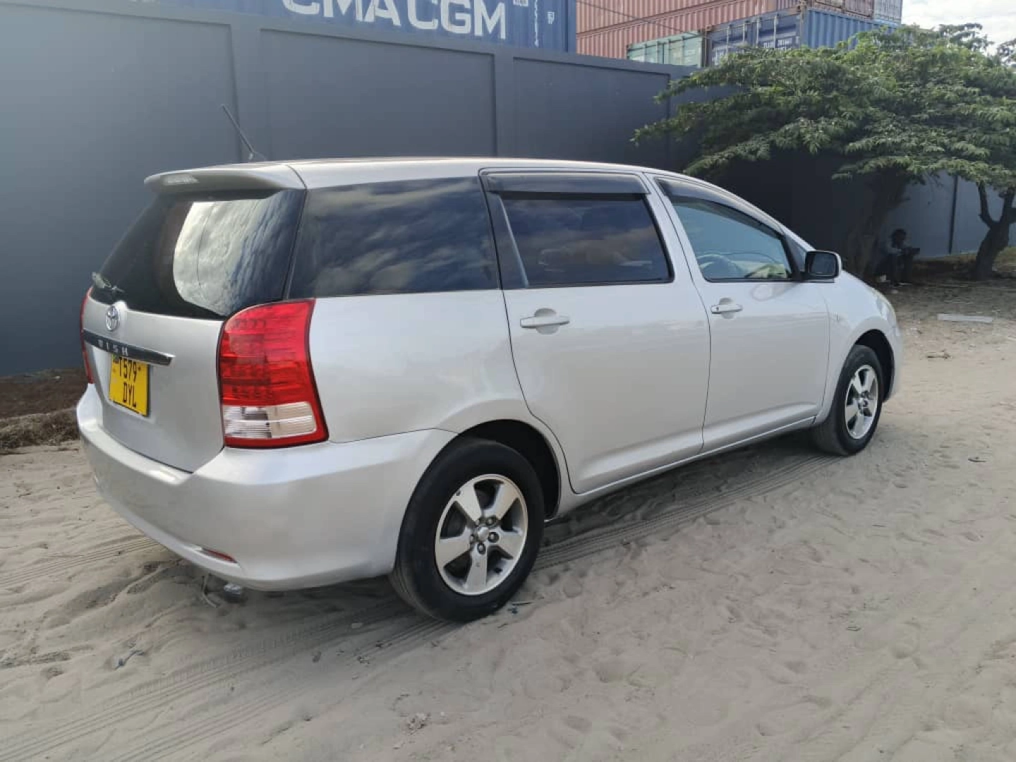 Toyota Wish 2006 Automatic Minivan 1790cc thumbnail 2