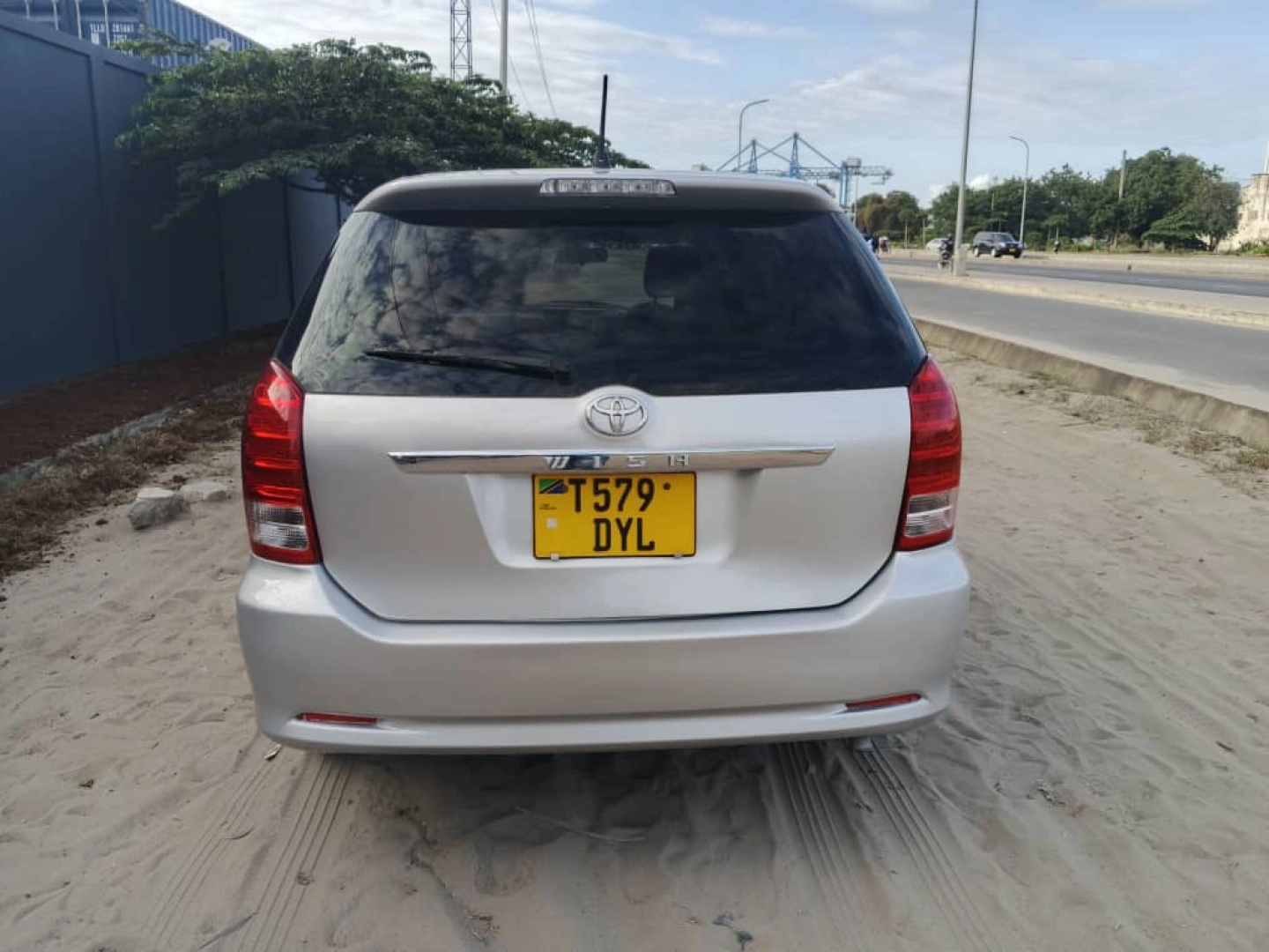 Toyota Wish 2006 Automatic Minivan 1790cc thumbnail 3