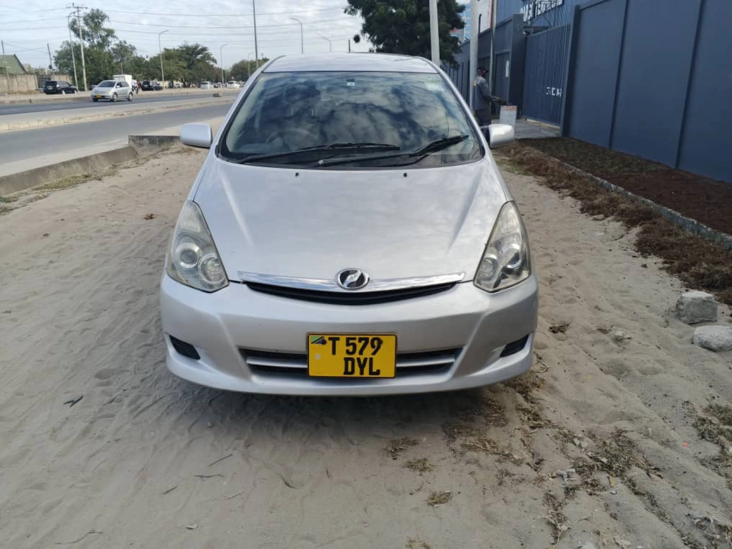 Toyota Wish 2006 Automatic Minivan 1790cc thumbnail 4