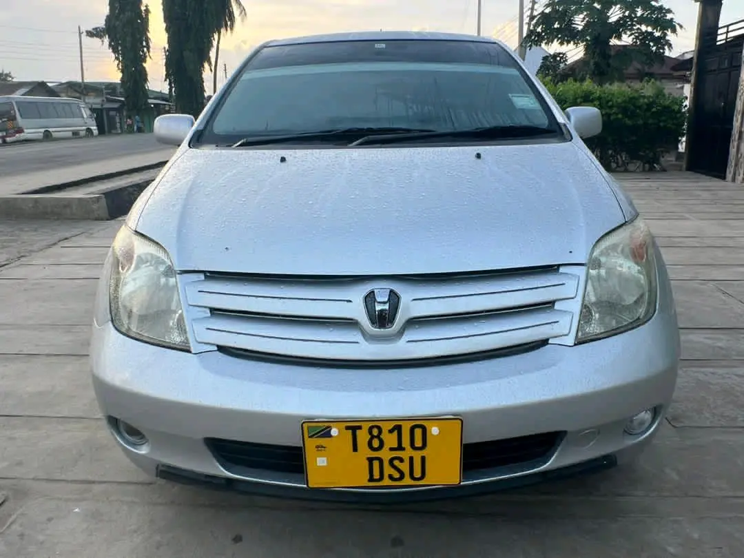 Toyota Ist 2002 (Reg DSU)