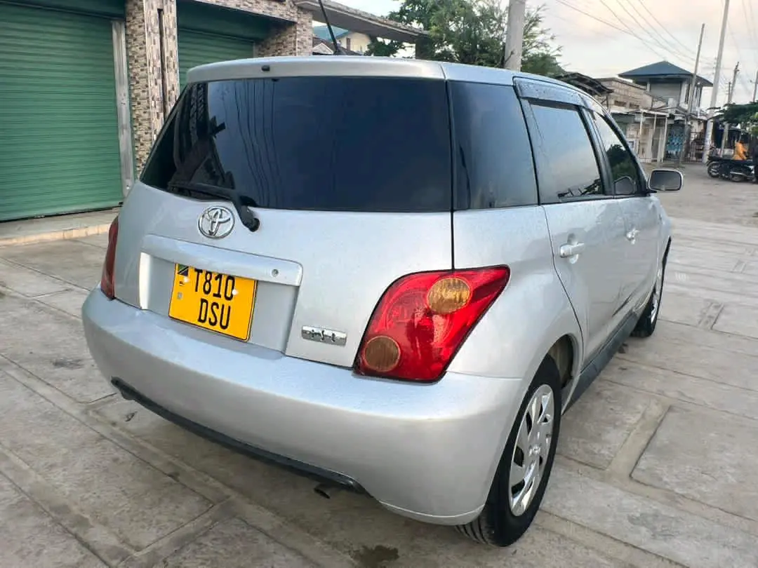 Toyota Ist 2002 (Reg DSU) thumbnail 4