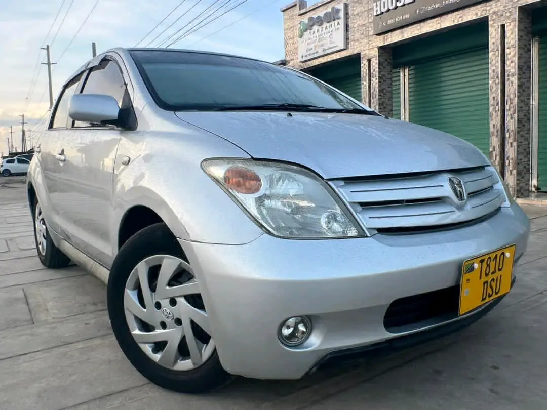 Toyota Ist 2002 (Reg DSU) thumbnail 5